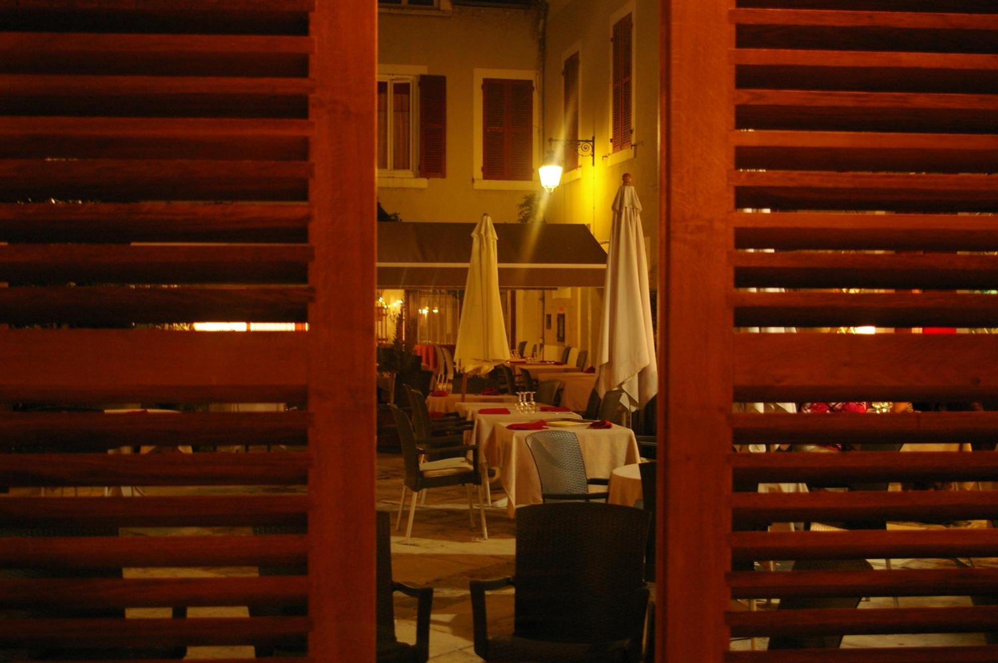 Logis Hotel Le Cheval Noir Argenton Sur Creuse Kültér fotó