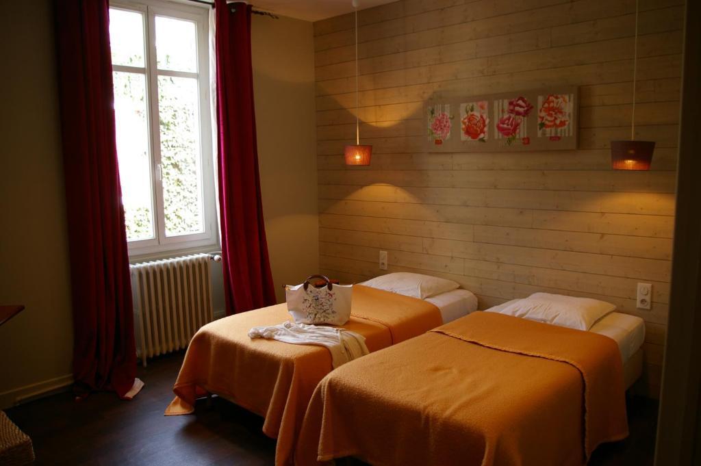 Logis Hotel Le Cheval Noir Argenton Sur Creuse Kültér fotó